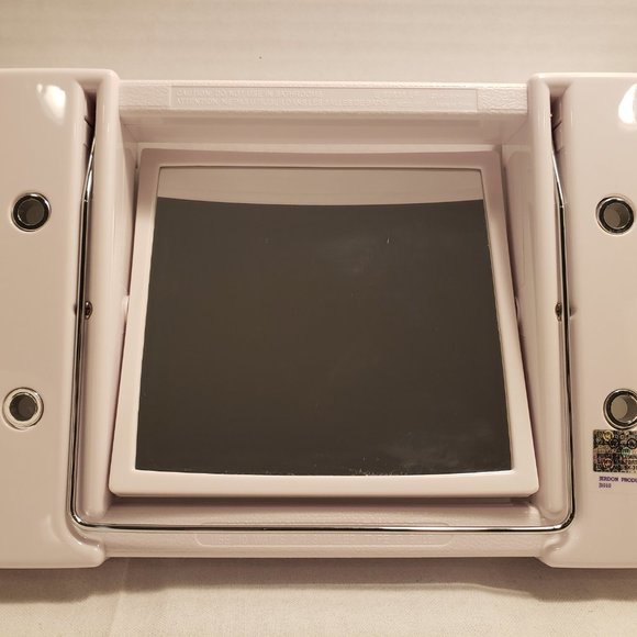 LIGHTED MAKEUP MIRROR by JERDON - FIRST CLASS - MODEL J1010 - MIRROR 6.5" x 6" - Picture 6 of 15